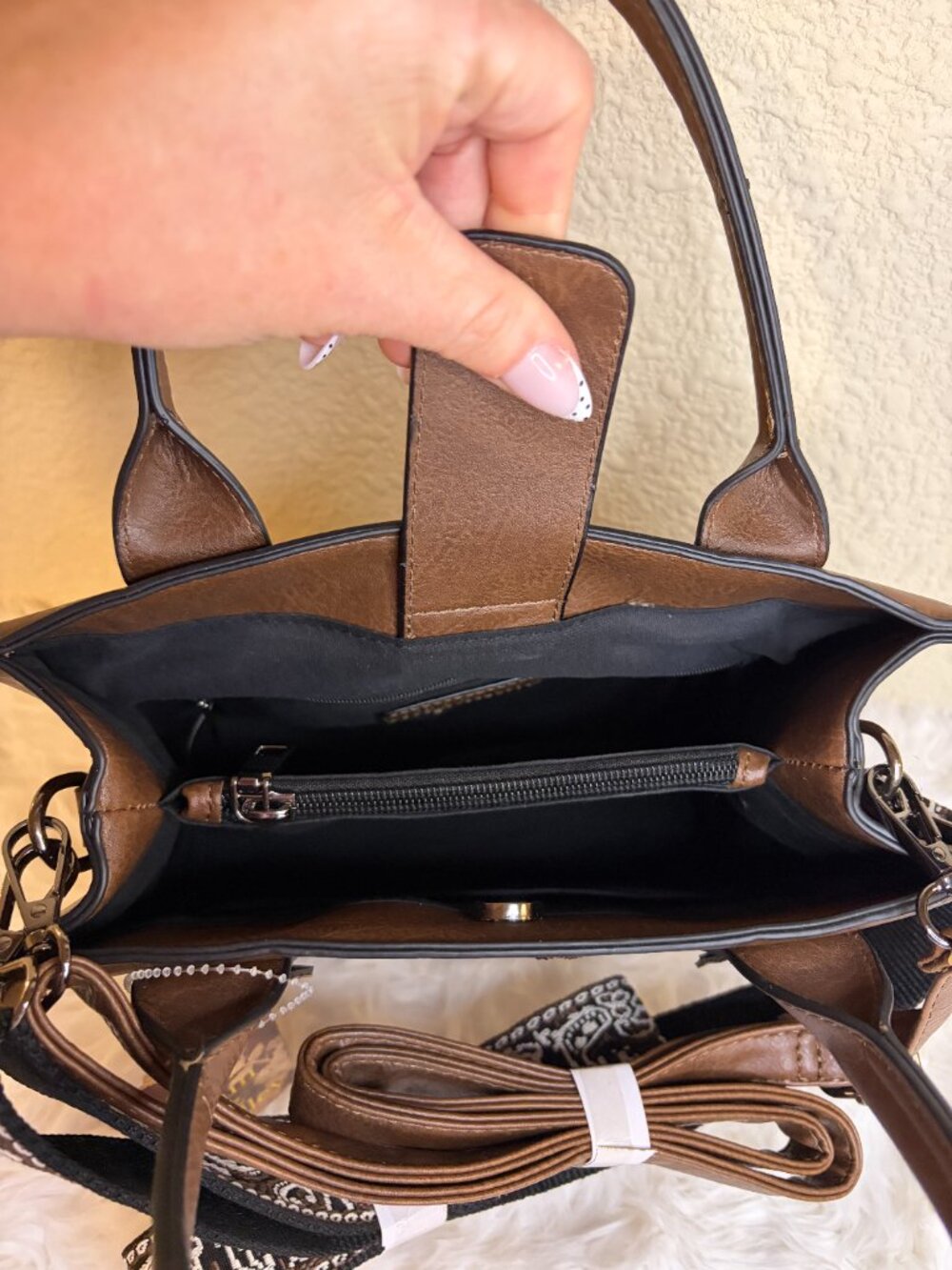 Sam & Hadley Western Paisley Tooled Satchel Brown Crossbody Purse NWT - Picture 6 of 8
